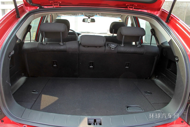 2014款 2.3L 两驱自动舒适汽油版