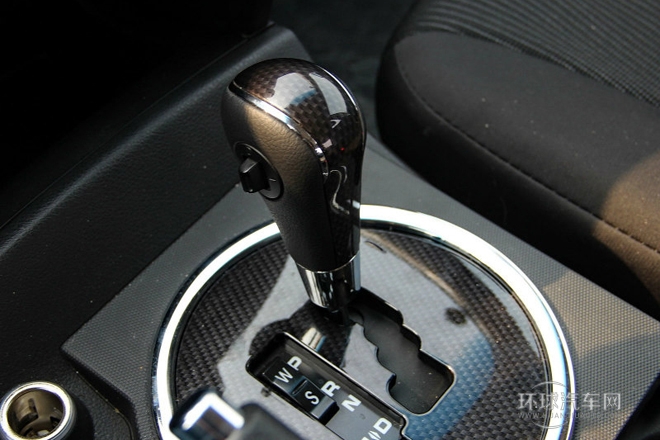2014款 2.3L 两驱自动舒适汽油版