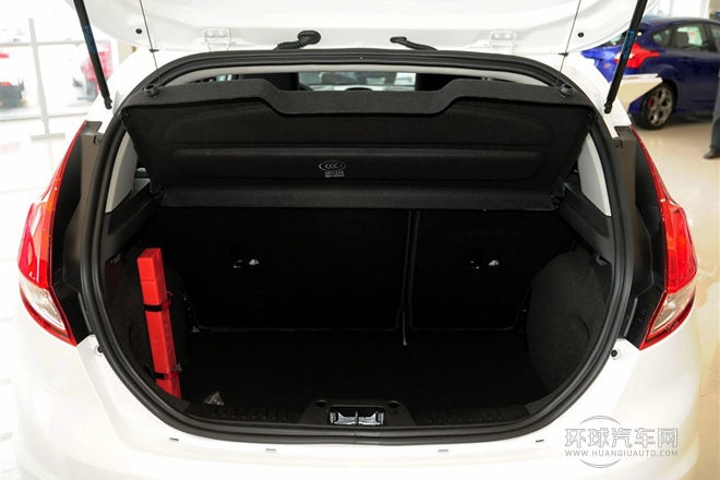 2013款 两厢 1.5L 手动时尚型