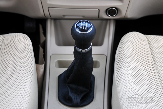 2011款 三厢 1.5L 手动精英型