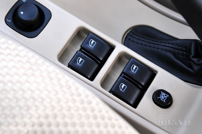 2011款 三厢 1.5L 手动舒适型