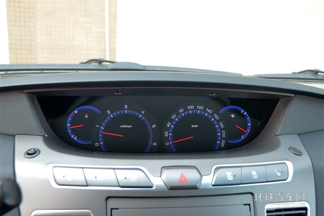 2014款 2.0T 柴油两驱豪华导航版