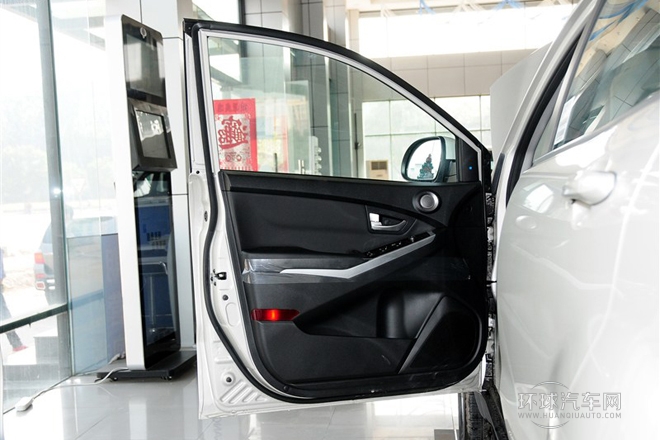 2014款 2.0L 汽油两驱自动精英导航版
