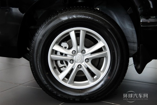 2013款 1.8T 自动两驱天窗版