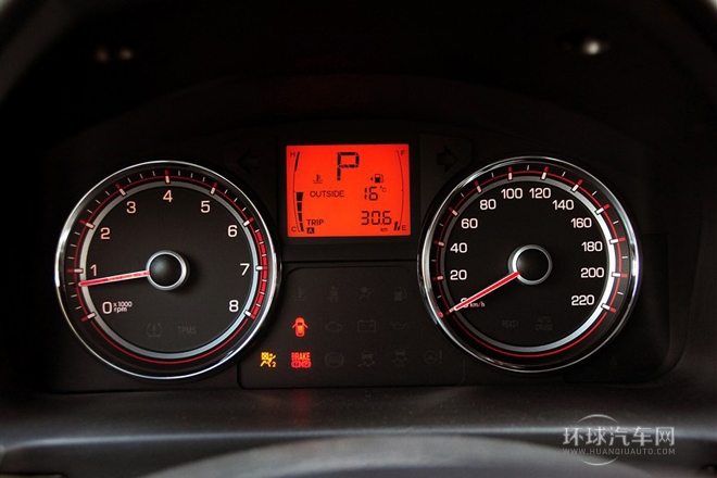 2014款 2.0L 汽油四驱自动豪华导航版