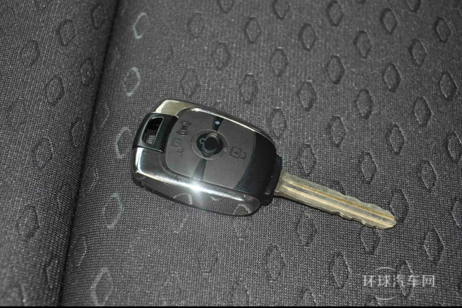 2011款 2.0T 柴油两驱手动舒适导航版