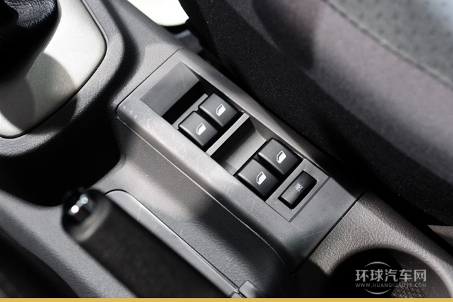 2012款 CROSS 1.3L 手动豪华型