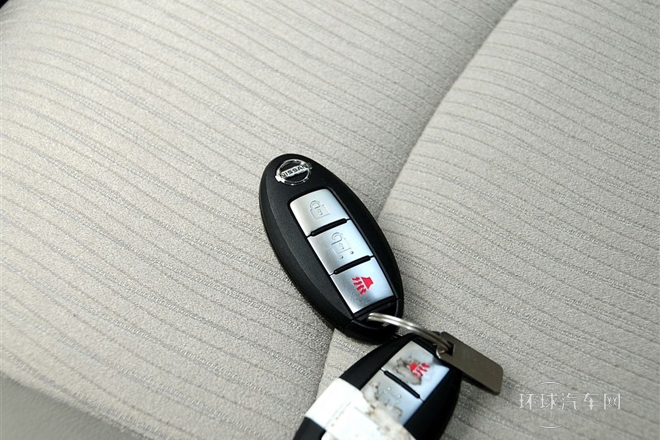 2011款 1.6L 手动智能型