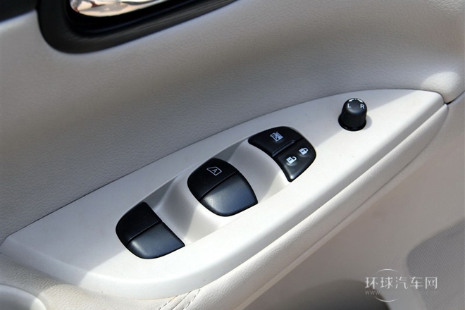 2011款 1.6L 手动智能型