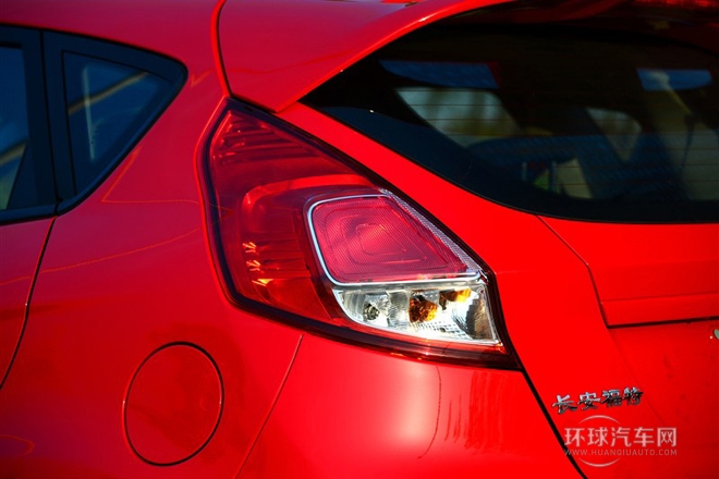 2013款 两厢 1.5L 自动运动型