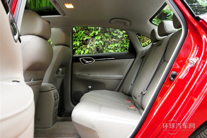 2012款 1.8XL 手动豪华版