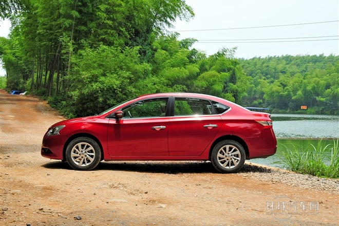 2012款 1.8XL 手动豪华版