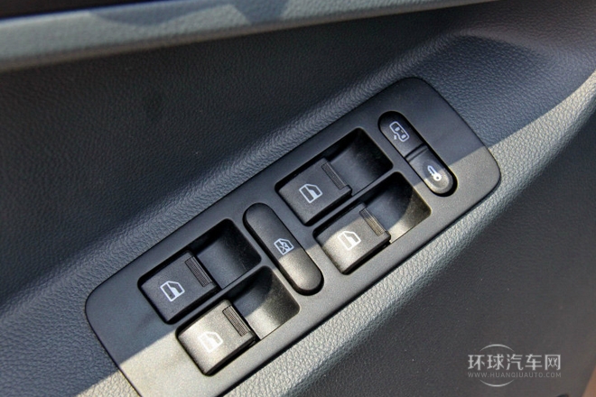 2012款 2.8T柴油四驱基本型