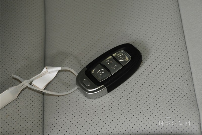 2013款 3.0L 尊贵型