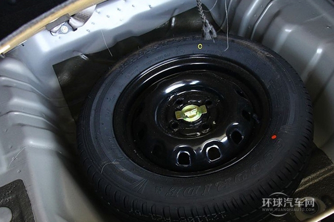 2014款 1.3L 手动标准型