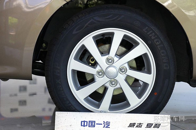 2014款 1.3L 手动标准型