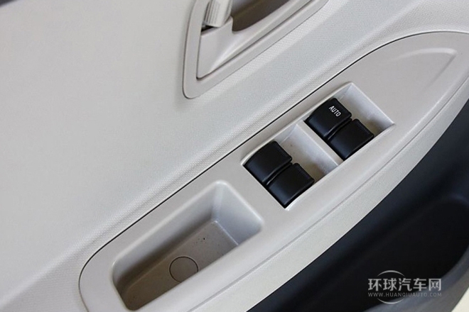 2014款 1.3L 手动标准型