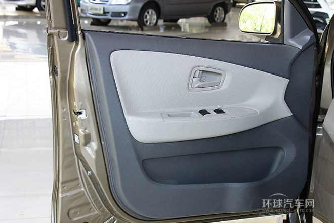 2014款 1.3L 手动标准型