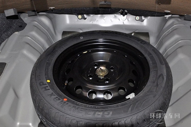 2014款 1.0L 手动标准型