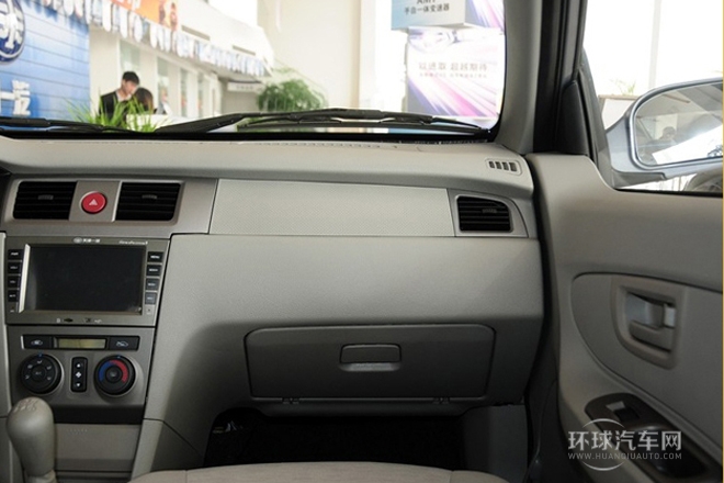 2013款 1.3L 手动豪华气囊型