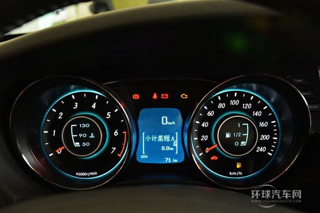 2014款 1.5L 手动精英版