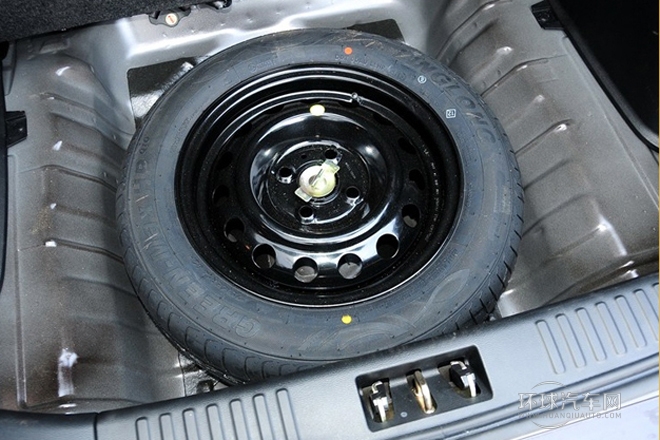 2013款 1.3L 手动豪华型