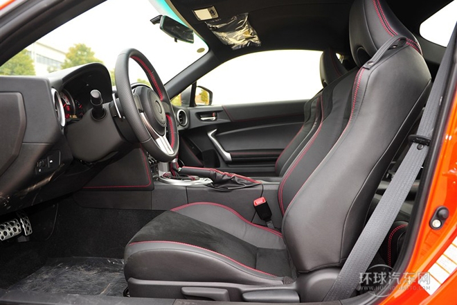 2013款 2.0L 自动豪华型