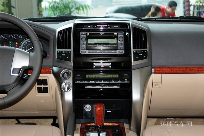 2012款 4.0L 自动VX