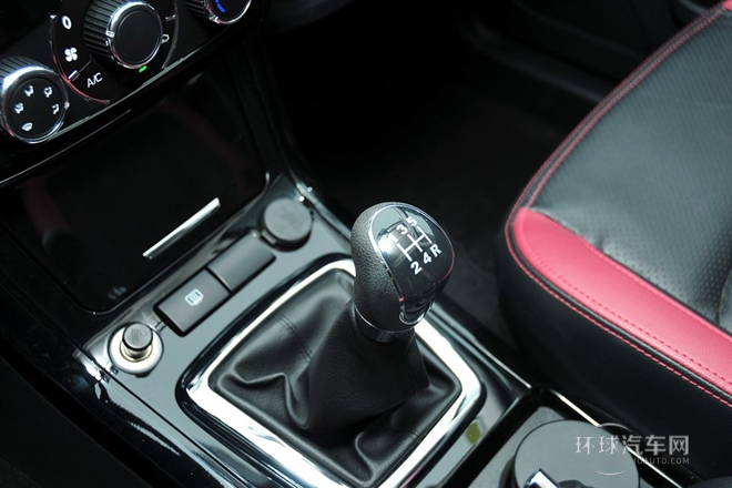 2014款 1.8L 尊贵型