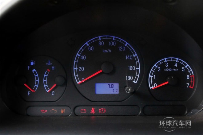 2012款 改款 1.0L 手动P-TEC标准型