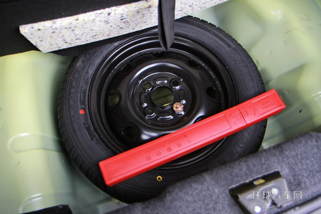 2012款 1.0L 手动亲情版 国IV