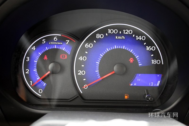 2014款 CROSS 1.3L 手动进取型