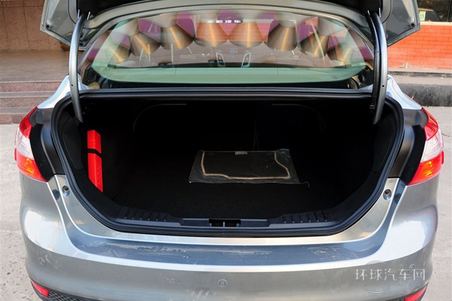 2012款 三厢 1.6L AT风尚型