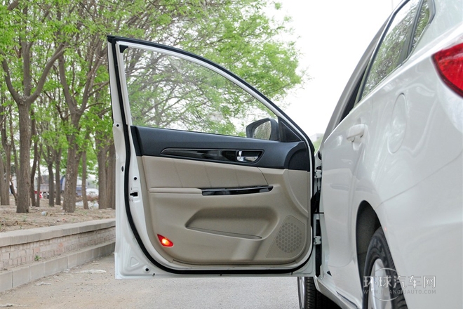 2012款 三厢 1.5L 手动舒适型