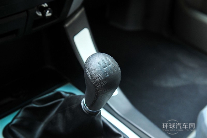 2011款 2.0L 手动两驱豪华型