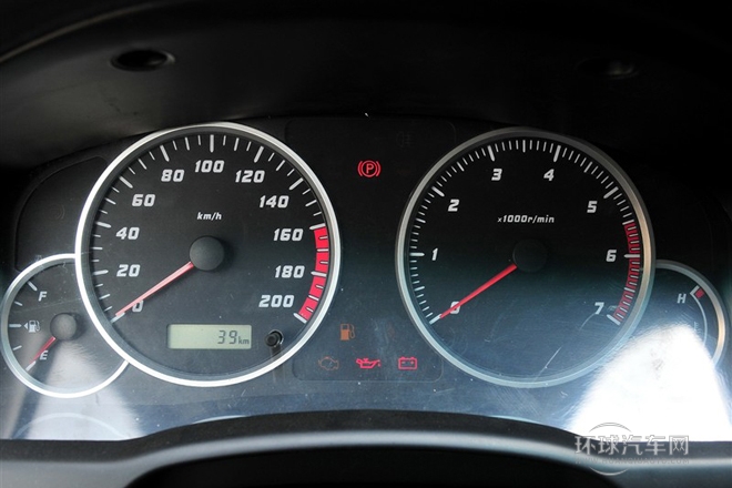 2011款 2.0L 手动两驱豪华型