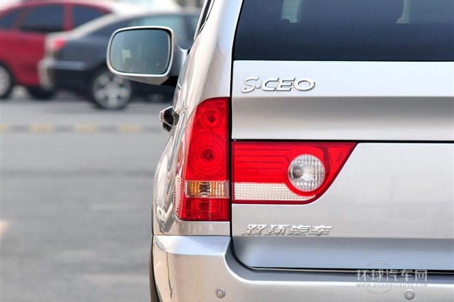 2011款 2.0L 手动两驱豪华型