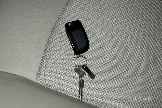 2012款 1.3L 手动舒适型 国IV