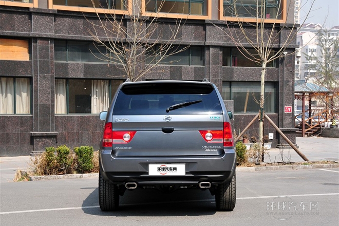 2011款 2.0L 手动两驱超豪华型