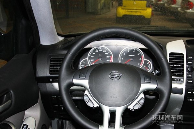 2011款 2.0L 自动两驱超豪华型