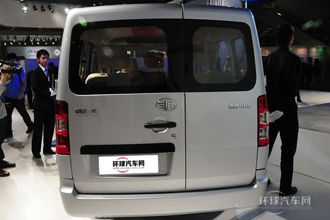 2014款 1.5L加长商务豪华型