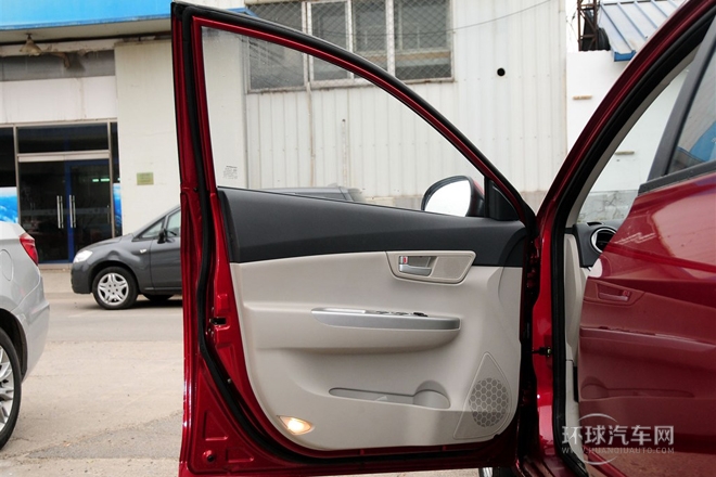 2012款 1.5L 自动梦幻型