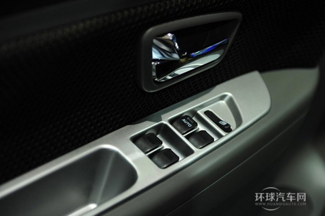 2013款 1.5L 手动7座时尚豪华型