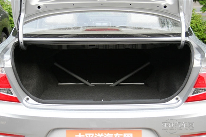 2013款 1.5L 自动豪华型