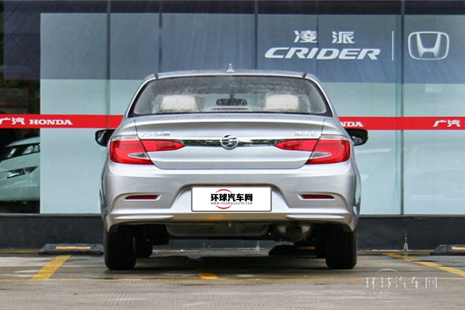 2013款 1.5L 自动豪华型