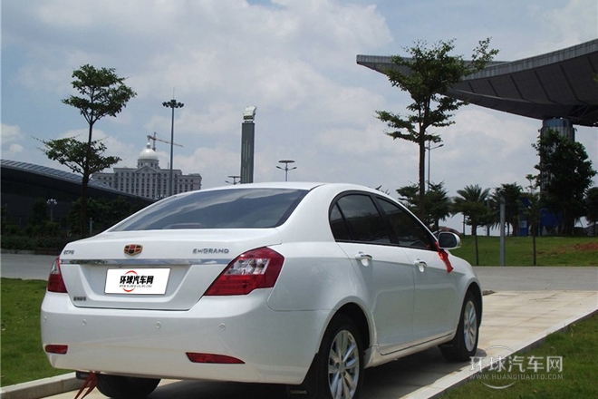 2013款 三厢 1.8L CVT精英型