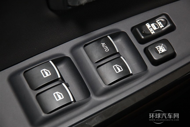 2013款 智尊版 2.0T手动四驱进取型