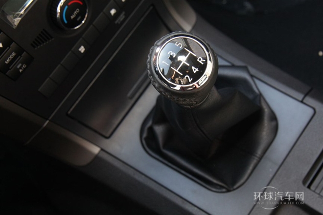 2013款 智尊版 2.0T手动四驱进取型