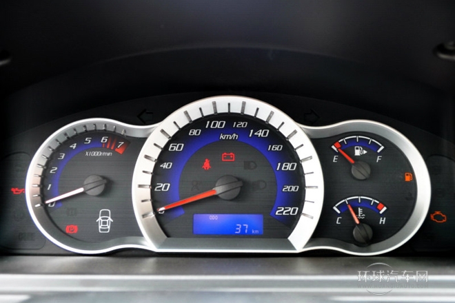 2012款 三厢 1.6L 手动豪华低碳版