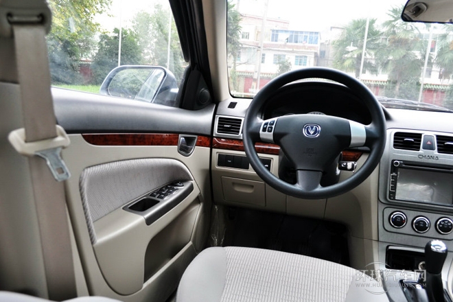 2012款 三厢 1.6L 手动豪华低碳版